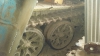 Tanc T-54, descoperit într-o gospodărie din Varniţa. Proprietarii se încurcau în declaraţii (VIDEO)