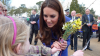 REACŢIA ULUITOARE a lui Kate Middleton când a fost îmbrăţişată de o fetiță (FOTO)