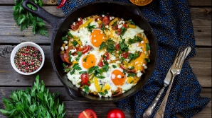 Adevărat sau fals? Zece MITURI despre alimente. La sigur nu ştiai