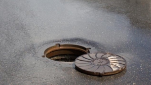 Aur în valoare de 2 milioane de dolari și alte bunuri, găsite într-un sistem de canalizare