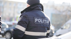 Gerul a pus stăpânire pe Capitală. Cum au făcut faţă inspectorii de patrulare, dar şi oamenii străzii