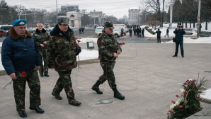 Militarii care şi-au pierdut viaţa în Războiul din Afganistan, comemoraţi de rude, camarazi şi oficiali