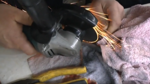 O femeie a rămas BLOCATĂ cu degetul într-o mașină de tocat carne. Intervenţia salvatorilor (VIDEO ŞOCANT)