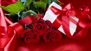 Inimile roşii au invadat magazinele din Capitală. Cu ce îşi surprind moldovenii persoana dragă