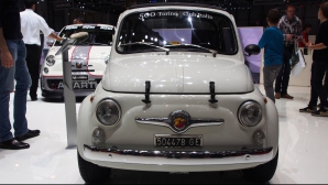 Expoziţie retro! 1.200 de automobile de colecţie fură toate privirile (VIDEO)