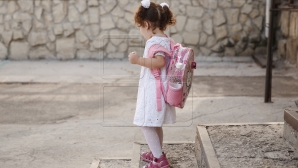 Elevii nu întârzie niciodată la orele lui. Nu-ţi imaginizei cum şi-a cucerit discipolii un profesor