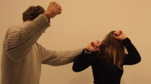 LIBER LA BĂTAIE. Rușii care vor comite acte de violență în familie vor fi DOAR AMENDAŢI