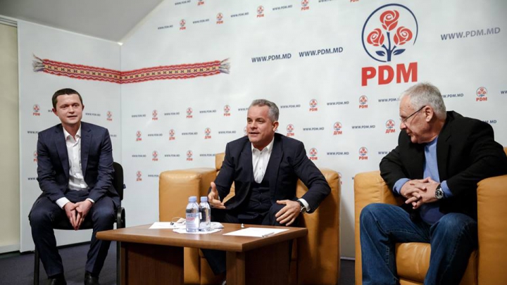 Vlad Plahotniuc s-a întâlnit cu tinerii din PDM şi au făcut planuri de viitor (FOTO)