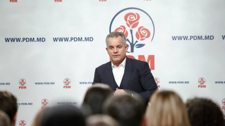 Vlad Plahotniuc s-a întâlnit cu tinerii din PDM şi au făcut planuri de viitor (FOTO)