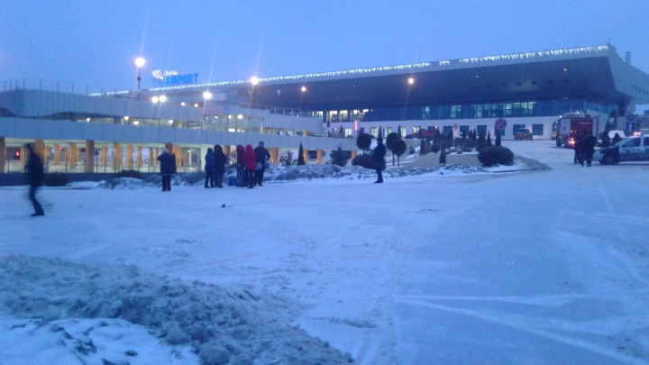 ALARMA CU BOMBĂ de la Aeroportul Chişinău, FALSĂ. Mesajul celui care anunța plasarea explozibilului