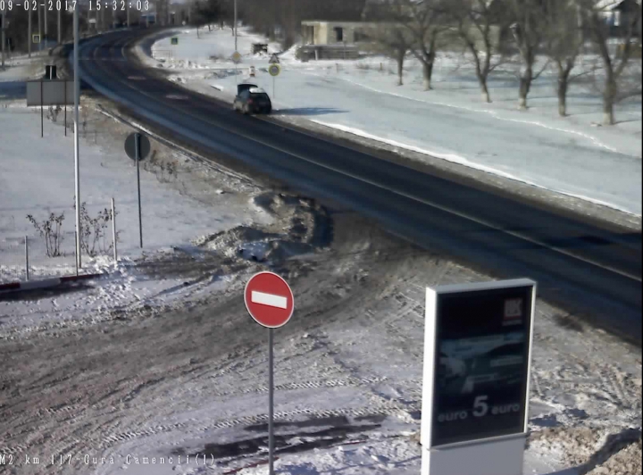 Iarna a pus stăpânire pe ţară. Cum se circulă în acest moment pe şoselele din Moldova (GALERIE FOTO)