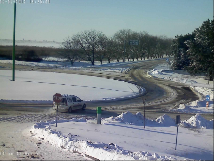 Iarna a pus stăpânire pe ţară. Cum se circulă în acest moment pe şoselele din Moldova (GALERIE FOTO)