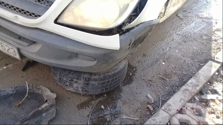 ACCIDENT GRAV în Capitală! Două maşini au fost FĂCUTE ZOB (FOTO)