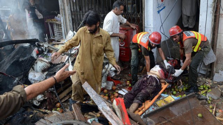 ATENTAT SÂNGEROS în Pakistan. Cel puţin 4 persoane şi-au pierdut viaţa (FOTO)