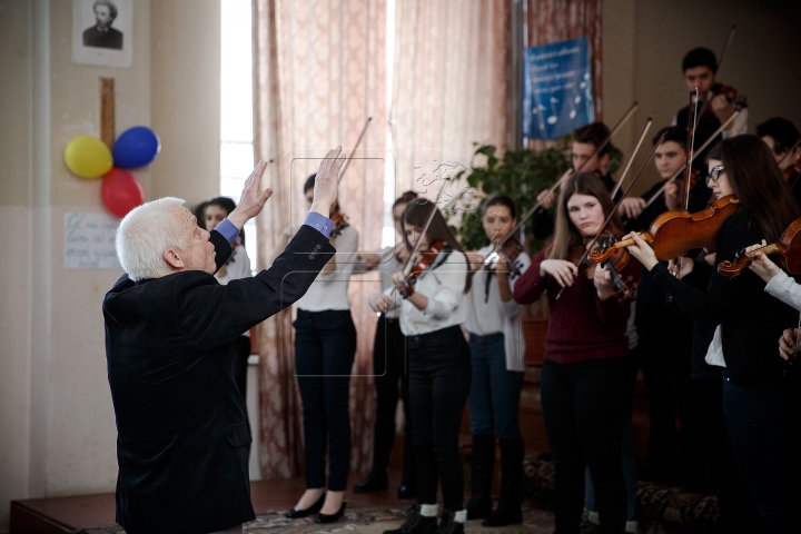 100.000 de lei de la Andrian Candu pentru Liceul "Ciprian Porumbescu". Elevii vor cânta într-o sală renovată