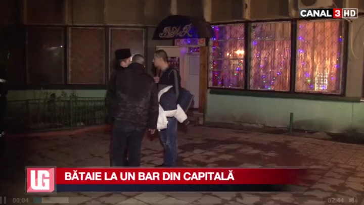 Bătaie CRÂNCENĂ într-un local din Capitală! Motivul pentru care trei bărbați s-au luat la pumni