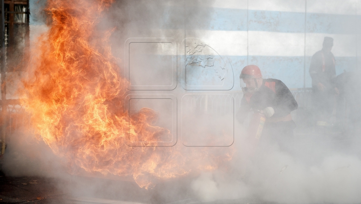 INCENDII DEVASTATOARE în Rusia: Cinci oameni au murit