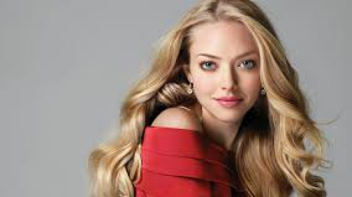 Amanda Seyfried cu burtica de gravidă la vedere! Vezi cum arată în ultimul trimestru de sarcină (FOTO)