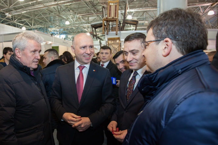 "Fabricat în Moldova". Pavel Filip: Vom depune efortul necesar pentru a asigura dezvoltarea industriilor autohtone