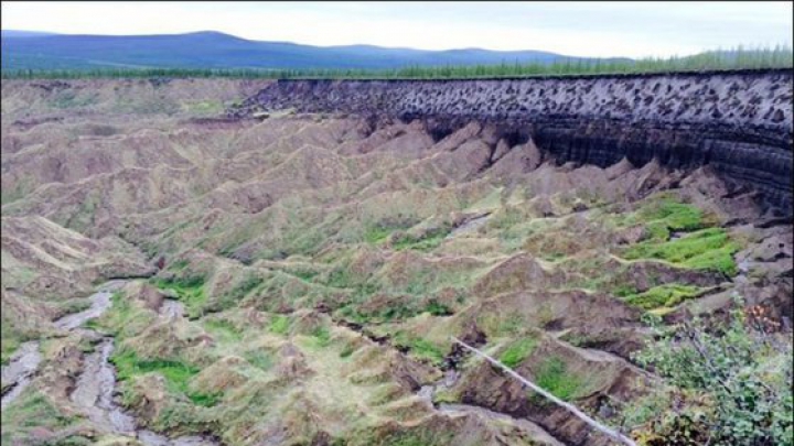 "Poarta către Iad" din Siberia, devine din ce în ce mai mare şi prezintă riscuri majore (FOTO)