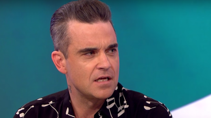 Declaraţie CONTROVERSATĂ! Robbie Williams a fumat marijuana la Palatul Buckingham