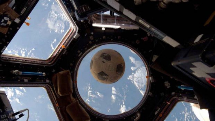 Mingea de fotbal care a ajuns în Spaţiu pentru a 2-a oara, la 30 de ani de la tragedie! Unde a fost găsită