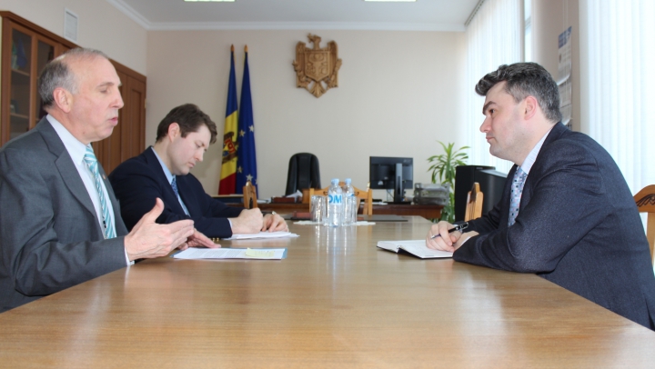 Gheorghe Bălan s-a întâlnit cu ambasadorul SUA la Chişinău, James Pettit. Despre ce au discutat (FOTO)