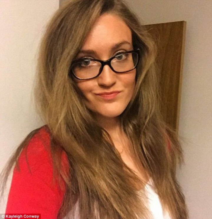 O tânără a decis să nu mai folosească şampon şi balsam. Cum arată părul ei la un an (FOTO)