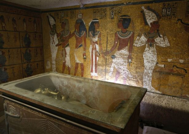 DESCOPERIREA SECOLULUI! Mormântul lui Tutankhamon, îşi dezvăluie secretele după 3.300 de ani (FOTO)