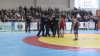 Un arbitru de la Campionatul Naţional de lupte libere şi greco-romane, la un pas să fie bătut de tatăl unui luptător