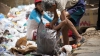 Situație ALARMANTĂ în Venezuela! Oamenii caută mâncare prin GUNOAIE