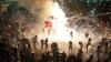 PUBLIKA WORLD. Nebunie curată în Mexic! Oamenii au dansat printre focuri de artificii şi petarde (VIDEO)