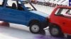 COMPETIŢIE CIUDATĂ: Un grup de oameni a jucat curling, folosind maşini în loc de pietre (VIDEO)