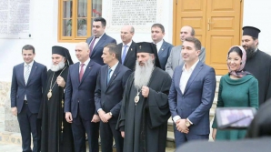 Delegaţiile Guvernelor de la Chişinău şi Bucureşti au vizitat Mănăstirea Agapia (FOTO/VIDEO)