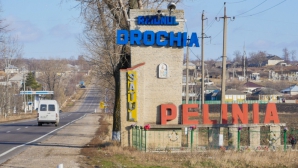 Locuitorii din Pelinia au rămas fără transport public: Suntem urcaţi în portbagaj la taxiuri