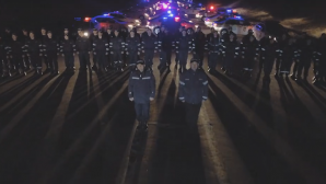 "Pentru că sunteţi cele care înseninează viaţa!" Poliţiştii din Moldova, MESAJ EMOŢIONANT pentru femei (VIDEO)