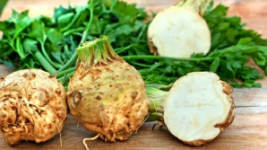De ce este bine să mănânci ţelină? Efectul este mai puternic decât îţi imaginezi