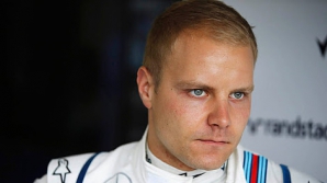 Valtteri Bottas se pregăteşte de noul sezon din Formula 1 la ghidonul unei biciclete