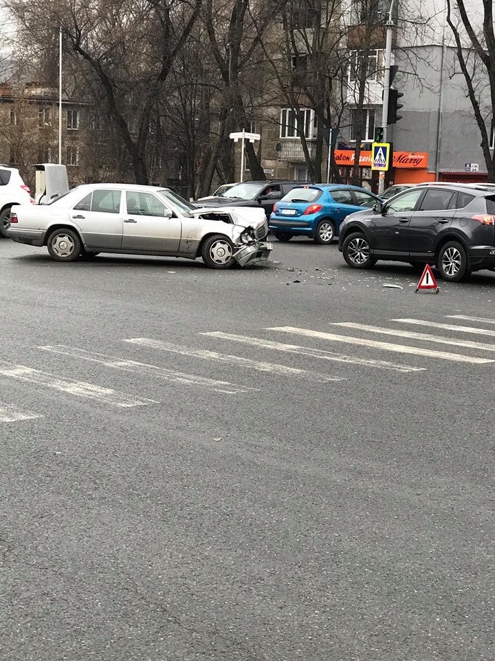 InfoTrafic: ACCIDENTE în Capitală. Se circulă cu dificultate pe mai multe străzi (FOTO/VIDEO)