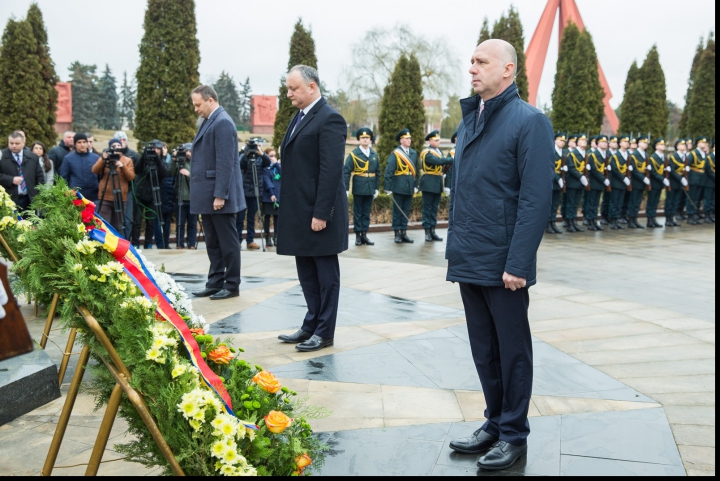 Premierul Pavel Filip, către veterani: Ziua de astăzi trebuie să fie una a uniunii noastre naționale (FOTO)