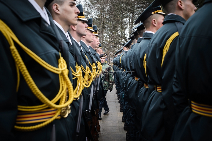 RĂZBOIUL DE LA NISTRU. Conducerea de vârf a ţării a depus flori în cinstea eroilor (FOTOREPORT)