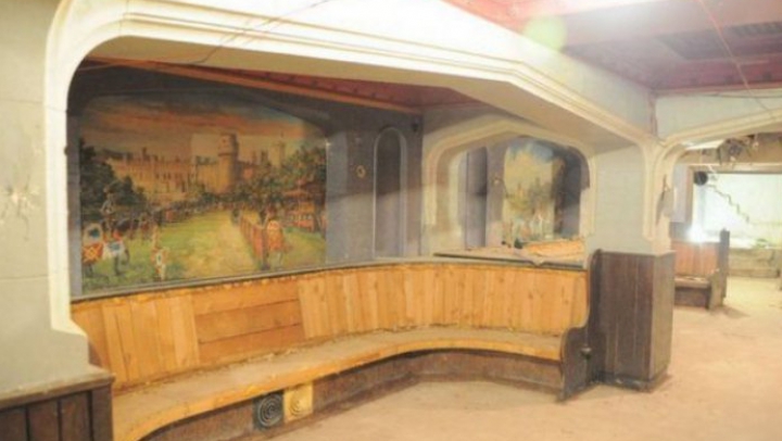 Au cumpărat un bar vechi şi urma să-l renoveze. Ce se ascundea la subsol, i-a lăsat mască