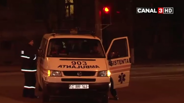 Nu a acordat prioritate unei ambulante şi a provocat un accident (VIDEO)