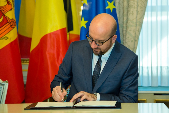 Premierii Pavel Filip şi Charles Michel pledează pentru consolidarea relaţiilor moldo-belgiene (FOTO)