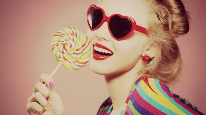 HOROSCOP: Sunt dulci ca nişte bomboane. Trei zodii de femei după care te topeşti