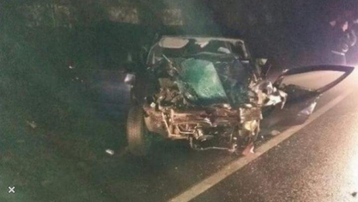 Accident GROAZNIC în România: O tânără însărcinată în luna a șaptea şi fetiţa ei, în vârstă de 2 ani, au murit 