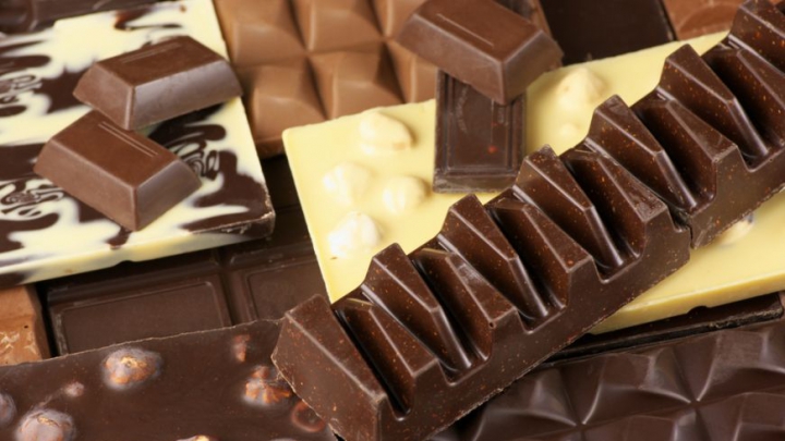 Consumul frecvent de ciocolată, asociat cu reducerea riscului de aritmie cardiacă