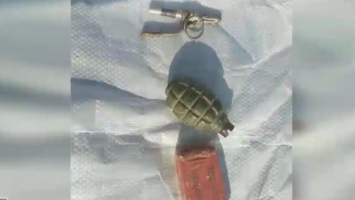 DESCOPERIRE PERICULOASĂ în comuna Băcioi. O femeie a găsit două GRENADE în podul casei (VIDEO)