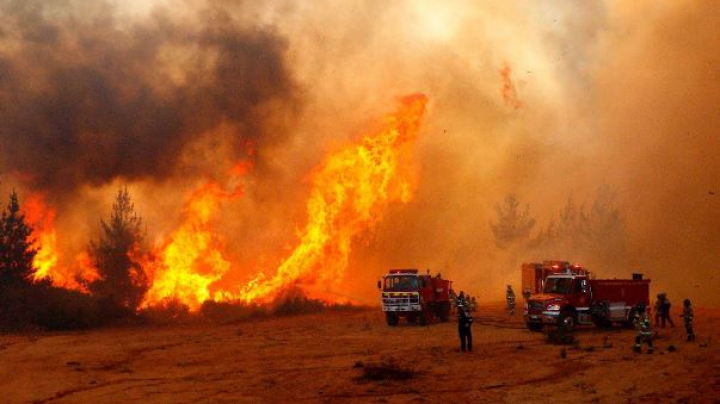 Incendii devastatoare în Chile. Mii de oameni, evacuaţi din calea flăcărilor