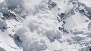 România: Doi adolescenţi AU MURIT în urma unei AVALANŞE în Munţii Retezat